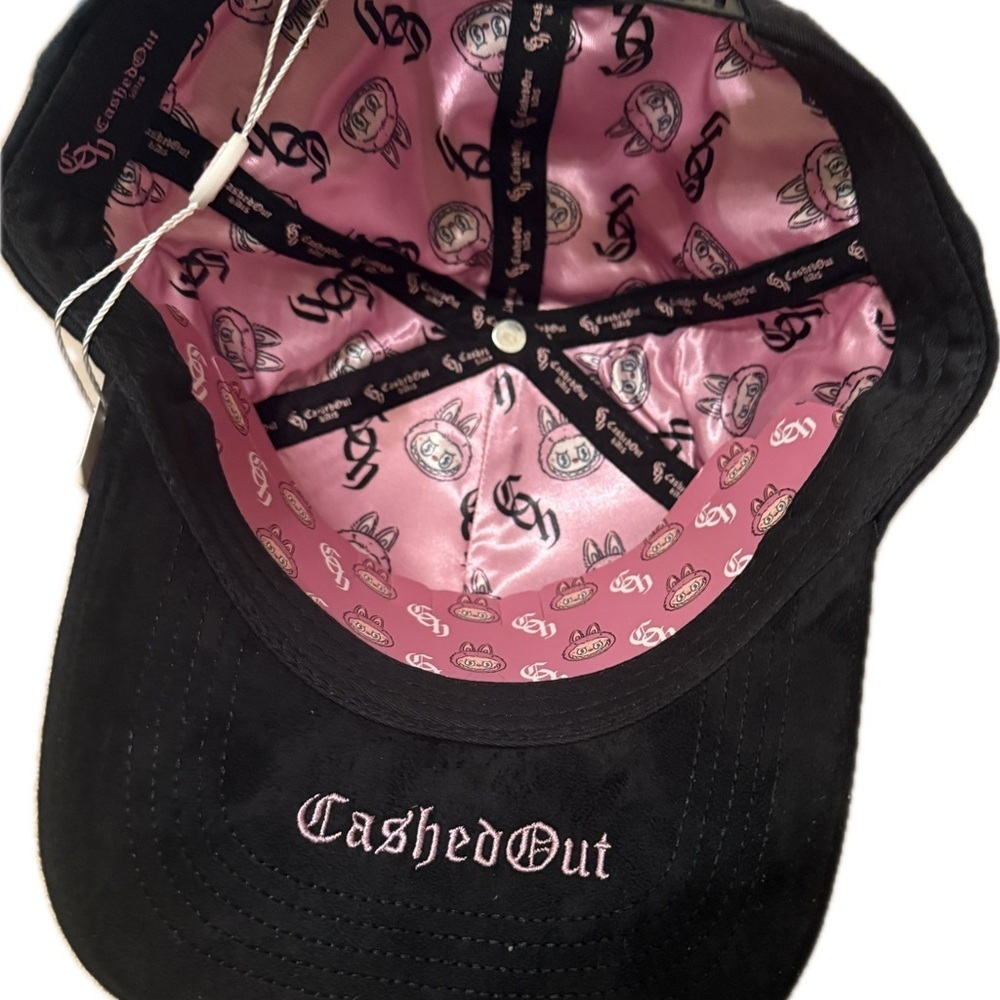 Black Cap with Pink LA CASHED OUT MONSTERS labubu - Picture 8 of 9